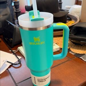 Stanley Quencher H2.0 Tumbler - Vibrant Aqua
